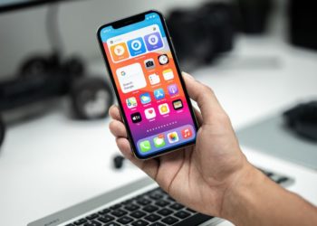 Handyhülle oder Schutzglas: Was ist der bessere Schutz für mein Handy?