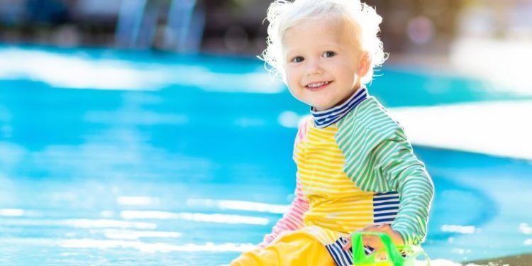 So wird der Besuch mit Baby im Schwimmbad noch schöner