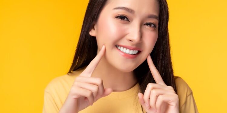 Zähne und Frauen: Die Bedeutung von schönen Zähnen für Frauen und die Gründe hinter schlechterer Zahngesundheit im Vergleich zu Männern