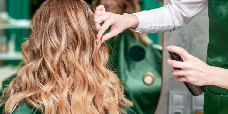 Frisurentrends 2024 für die österreichische Frau