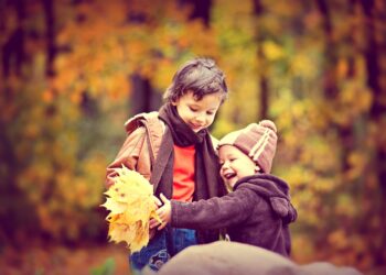Praktische Wege, um Kinderkleidung dauerhaft zu markieren.